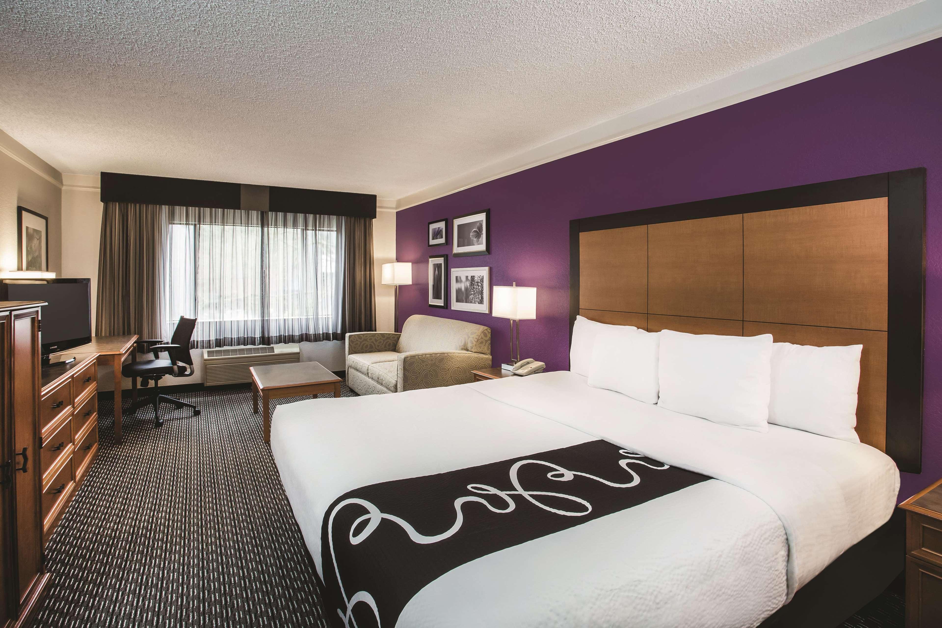 Отель La Quinta By Wyndham Seattle Bellevue / Керкленд Экстерьер фото