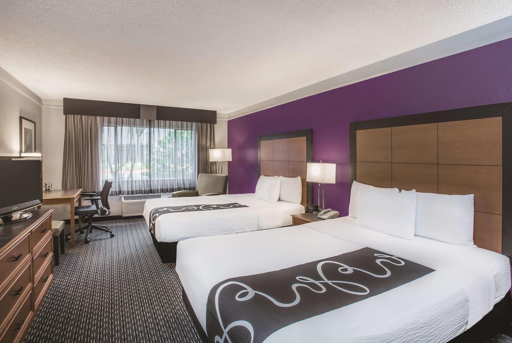Отель La Quinta By Wyndham Seattle Bellevue / Керкленд Экстерьер фото