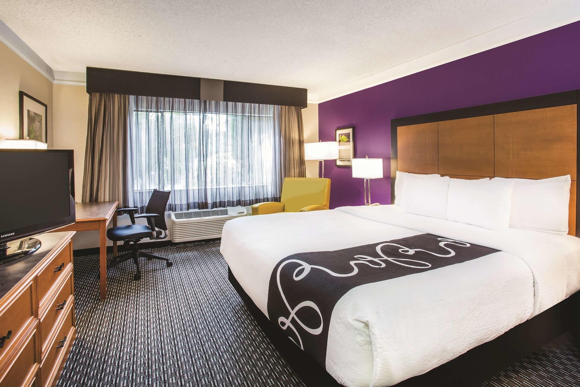 Отель La Quinta By Wyndham Seattle Bellevue / Керкленд Экстерьер фото