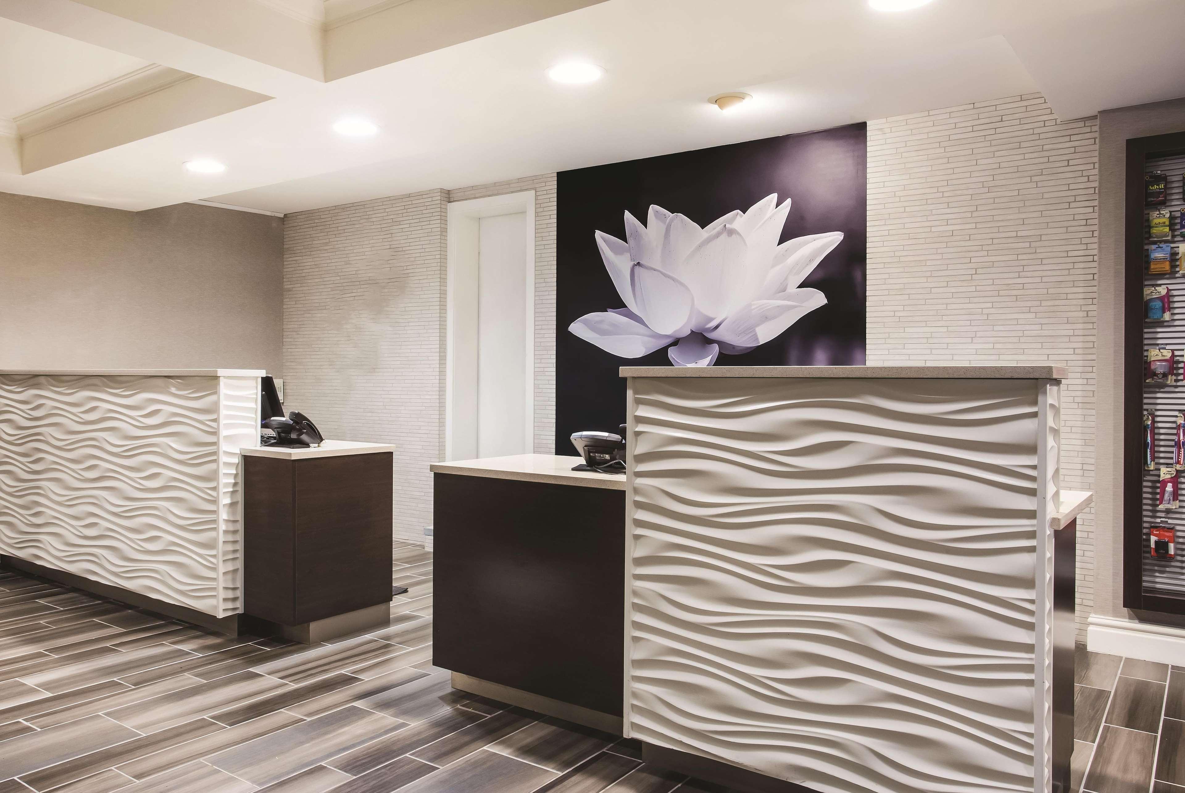 Отель La Quinta By Wyndham Seattle Bellevue / Керкленд Экстерьер фото