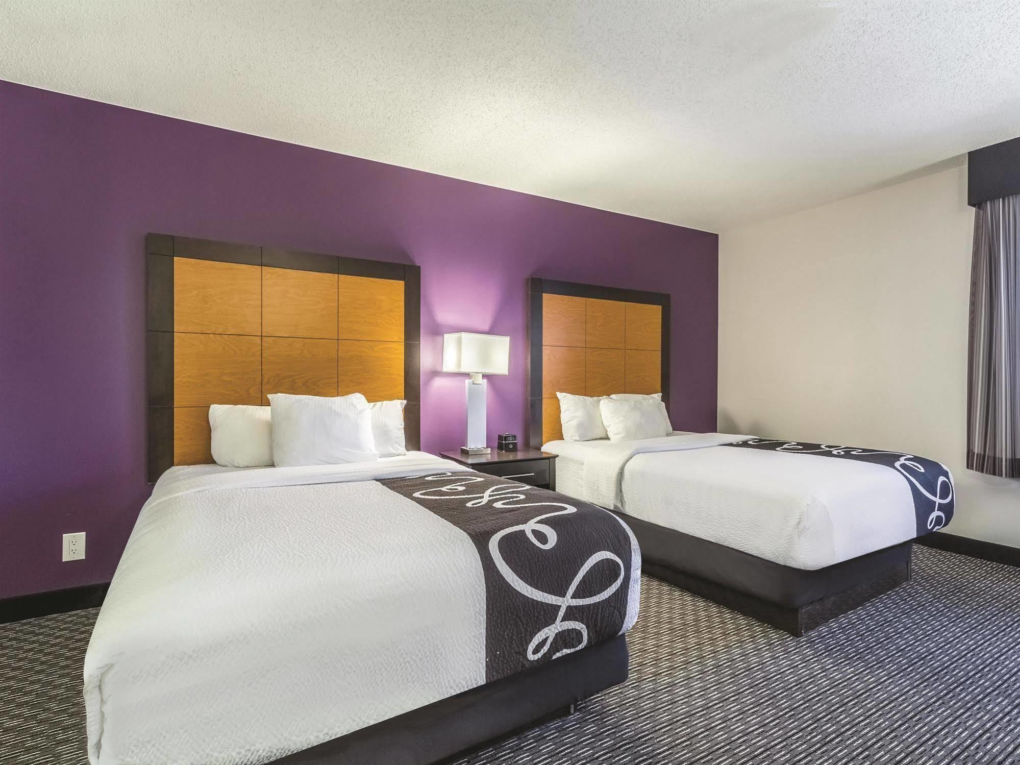 Отель La Quinta By Wyndham Seattle Bellevue / Керкленд Экстерьер фото