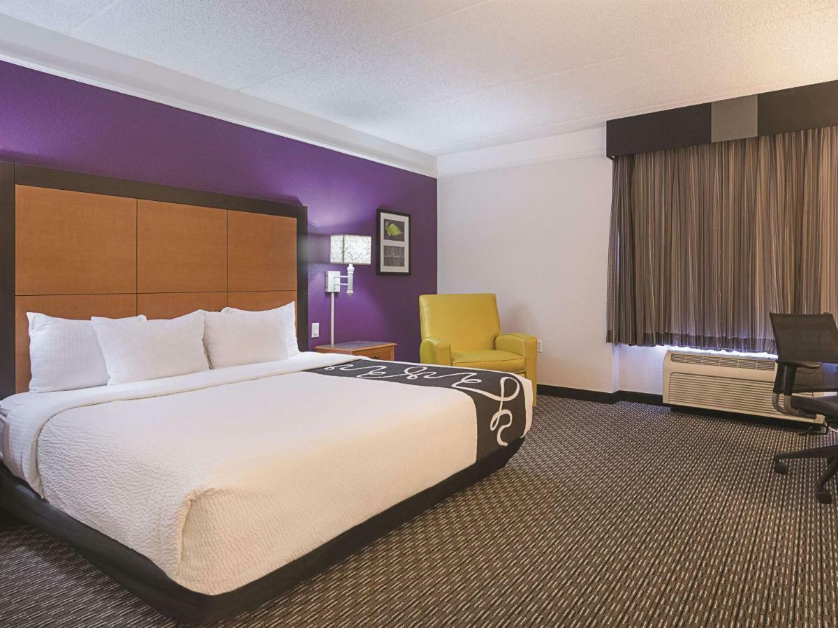 Отель La Quinta By Wyndham Seattle Bellevue / Керкленд Экстерьер фото