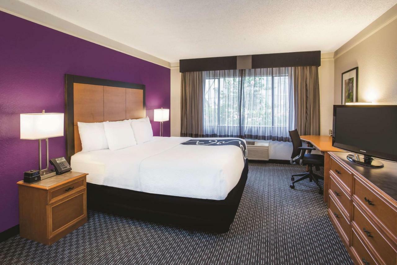 Отель La Quinta By Wyndham Seattle Bellevue / Керкленд Экстерьер фото
