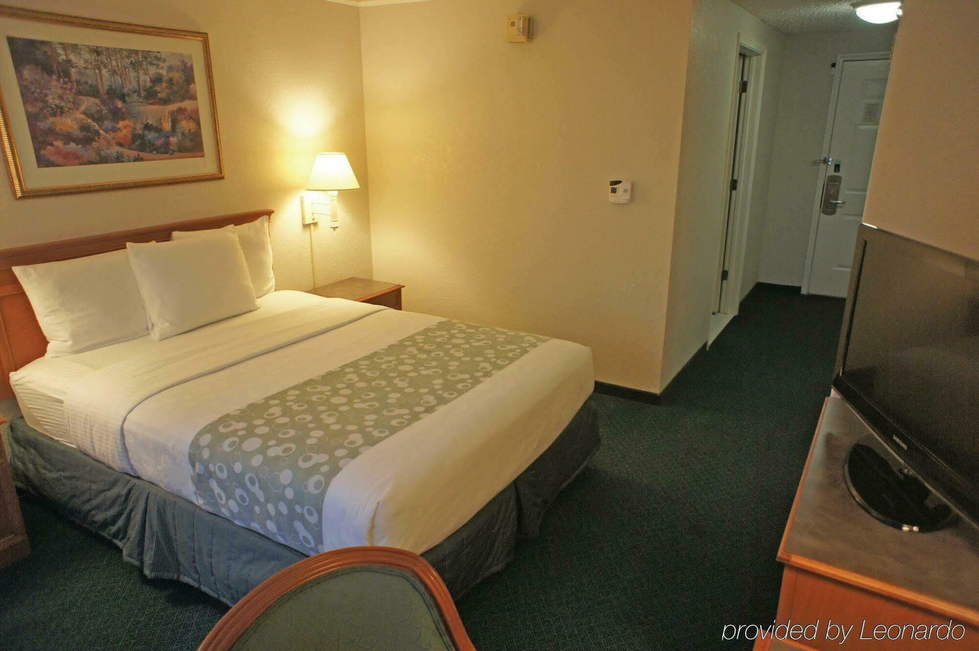 Отель La Quinta By Wyndham Seattle Bellevue / Керкленд Экстерьер фото